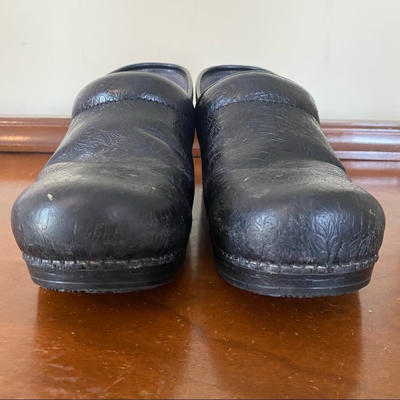 Dansko XP Black Leather Embossed Clogs - Picture 3 of 8